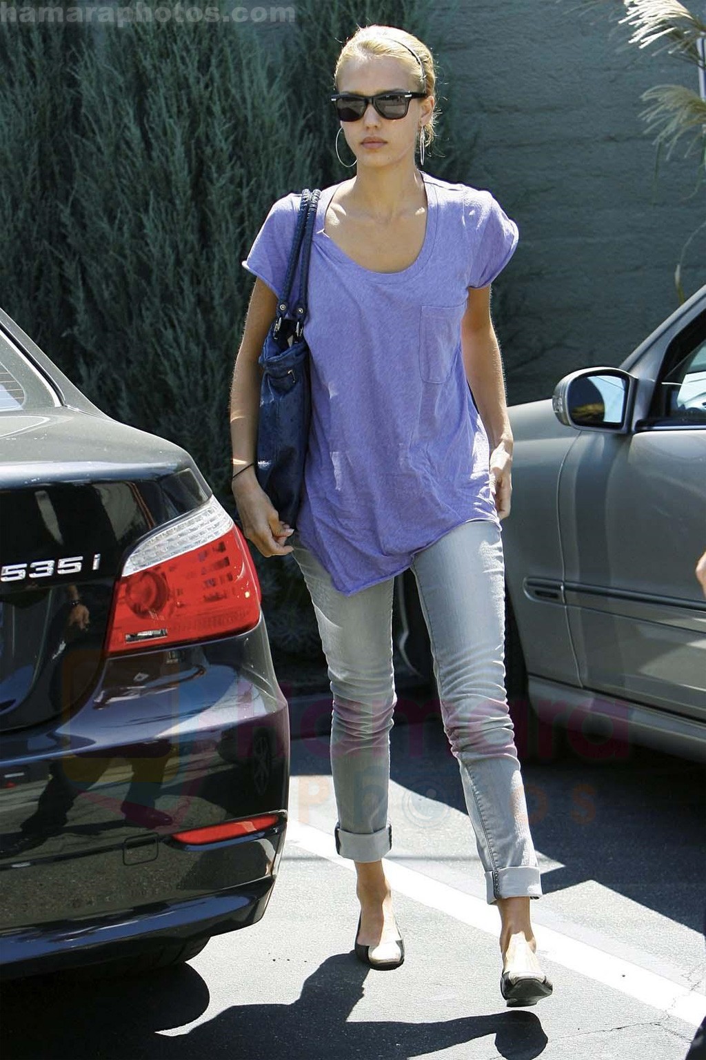 Jessica Alba out running errands in Santa Monica, Los Angeles